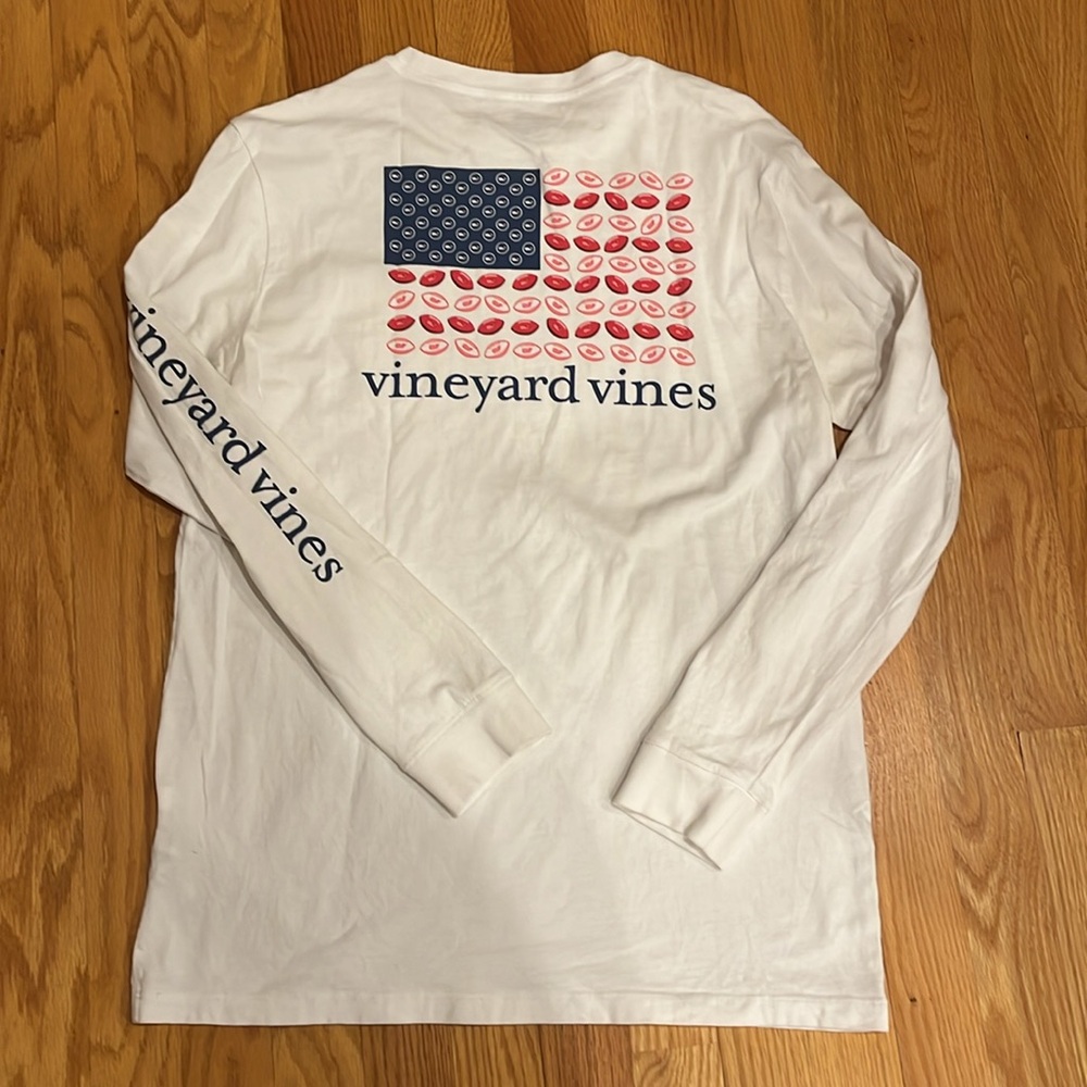 🐳🇺🇸🏈  Boys Vineyard Vines long  sleeve shirt. Size XL 18